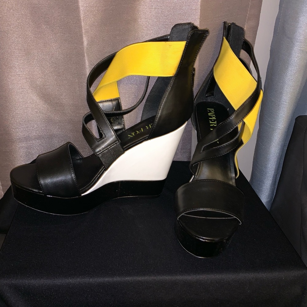 Shoes - Picture 2 of 4